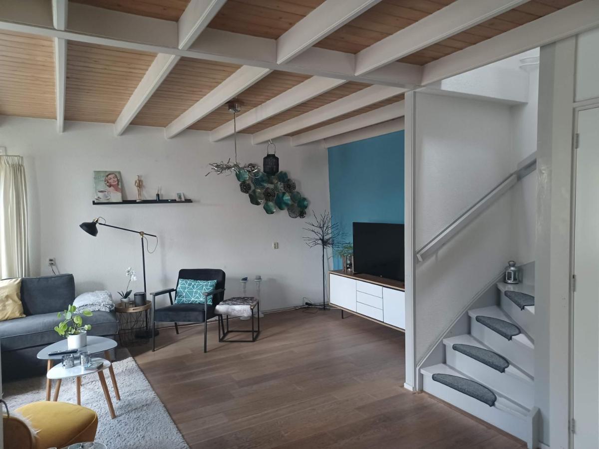 Karakteristiek Huis In Centrum Winsum Met Nieuwe Badkamer Esterno foto