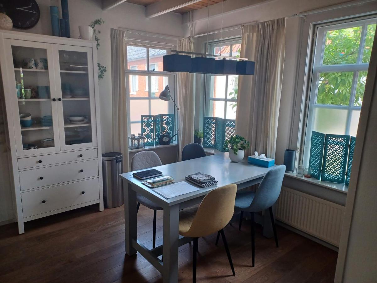 Karakteristiek Huis In Centrum Winsum Met Nieuwe Badkamer Esterno foto
