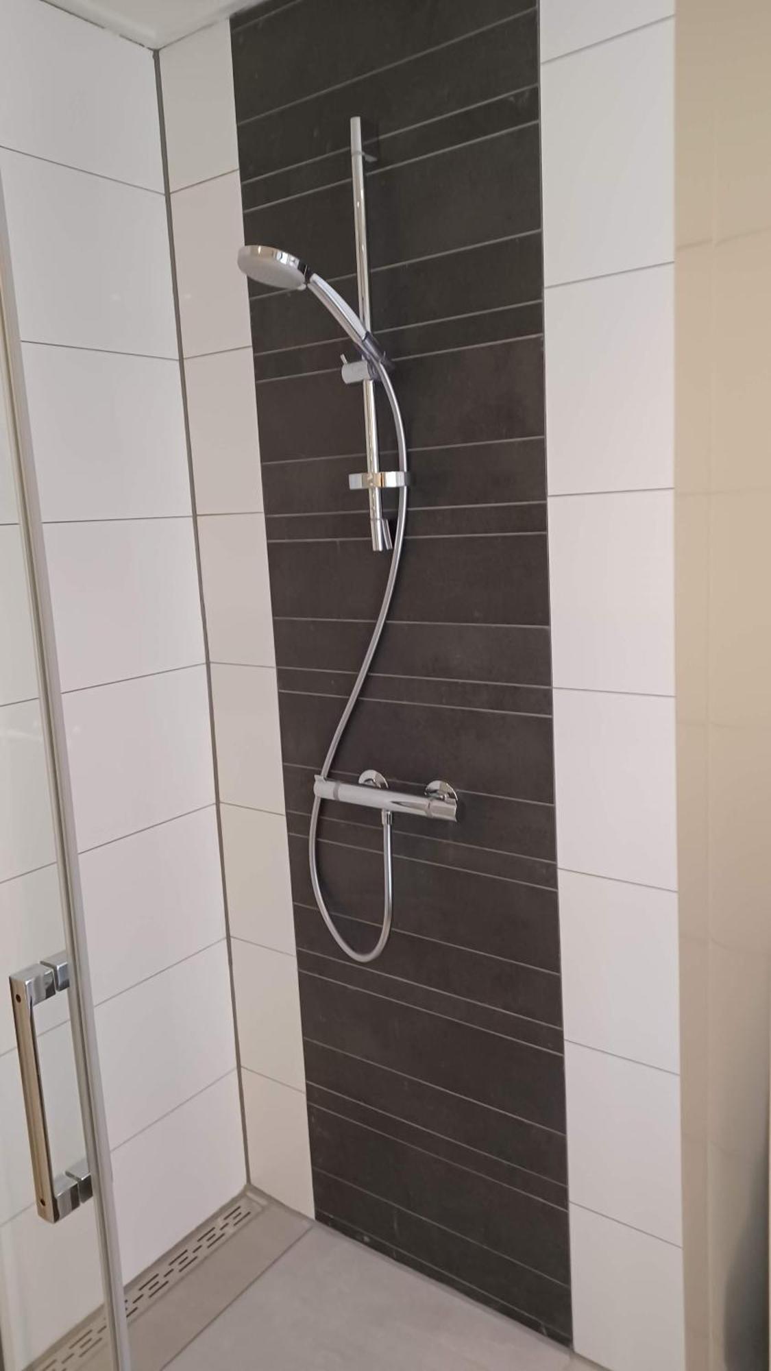 Karakteristiek Huis In Centrum Winsum Met Nieuwe Badkamer Esterno foto