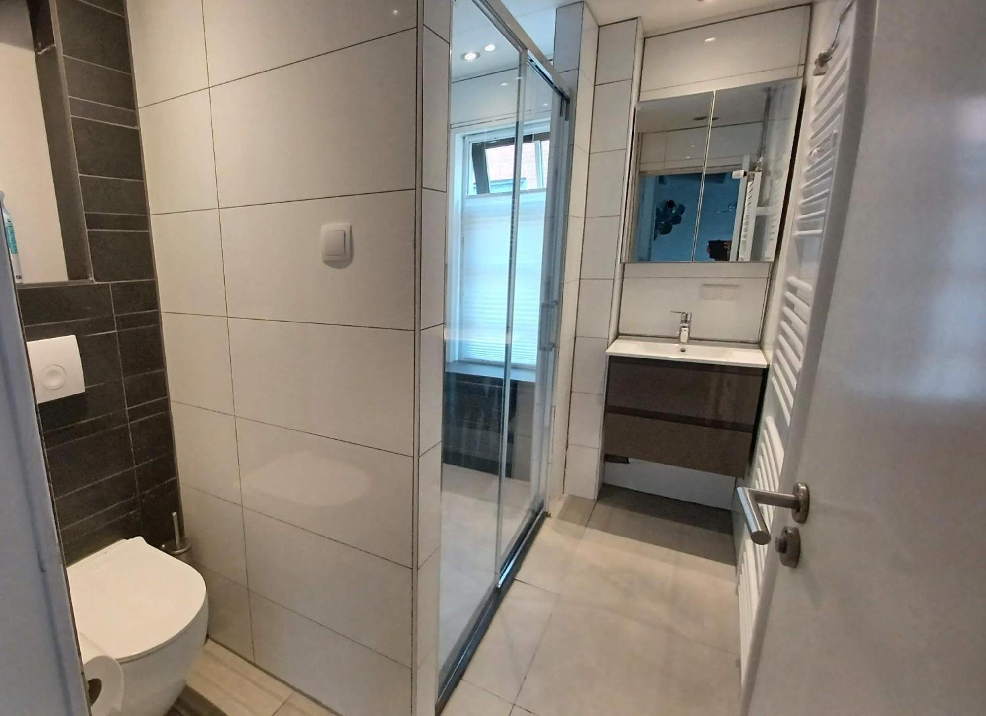Karakteristiek Huis In Centrum Winsum Met Nieuwe Badkamer Esterno foto